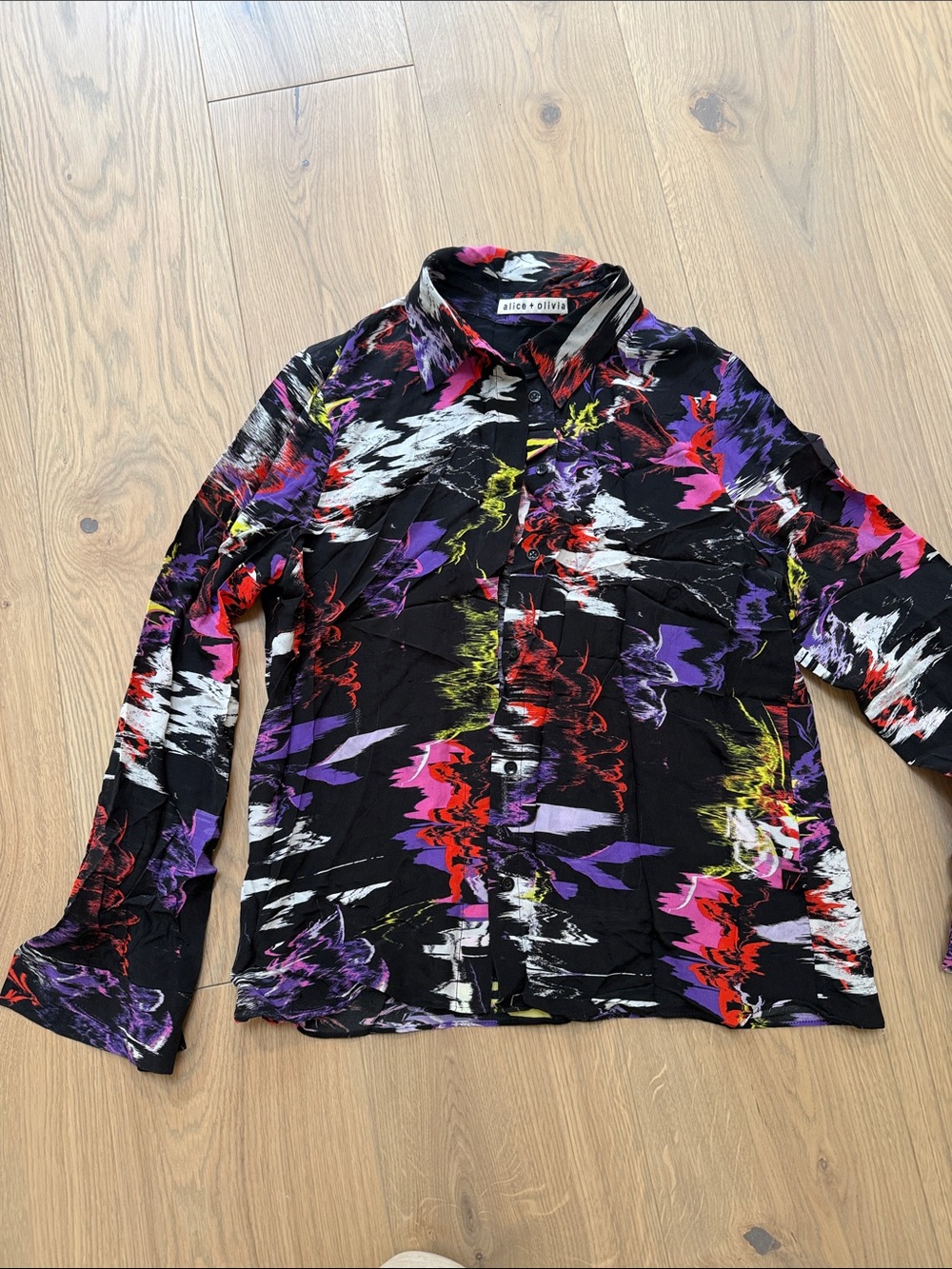 Alice + Olivia Black Abstract Brushstroke Button-Up Blouse